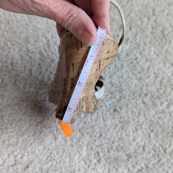 B.O.C Wedge Sandals In Champagne Color. Size 6 - Picture 6 of 6